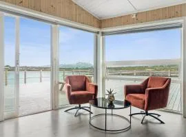 Spectacular Waterfront Fishermans Cabin - Rorbu