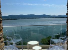 Plavi Resort，位于Vinci的酒店