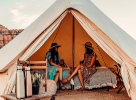 Starlight Glamping Grand Canyon，位于瓦莱的酒店