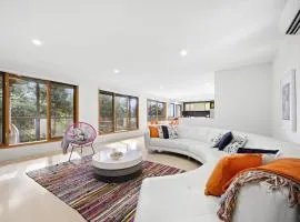 Lookout and Sea - Beachfront Bliss in McCrae