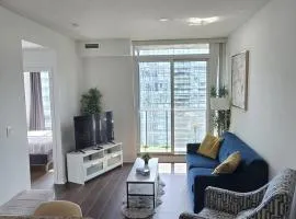 Toronto CN Tower Maple Leaf Square Luxurious 2 Bedroom Condo