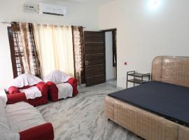 The Villas Homestay，位于贾姆穆的酒店