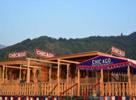 Chicago Group of Houseboats，位于斯利那加的酒店