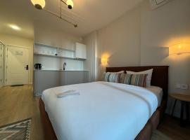Comfort Class Apartment By The Sea & Casino Fun，位于巴统的酒店
