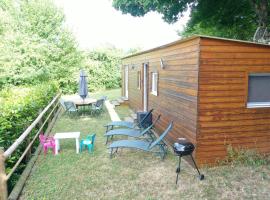 Mobil Home Chaleureux，位于Chailley的酒店