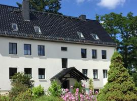 Haus am Röblinsee - Ferienwohnungen in Fürstenberg，位于菲尔斯滕贝格的酒店