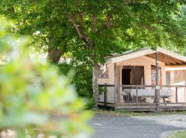 Camping Routes du Monde ATC La Hume-Arcachon，位于居让梅斯特拉的酒店