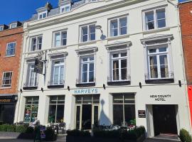 New County Hotel & Serviced Apartments by RoomsBooked，位于格洛斯特的酒店