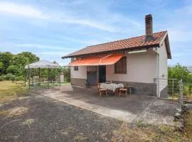 Beautiful Home In Bronte With Wifi