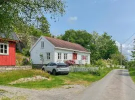 4 Bedroom Pet Friendly Home In Farsund