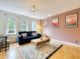 2BR City Flat Walk to Buchanan Hydro with Parking