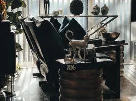 Luxury Nest in the City Glow