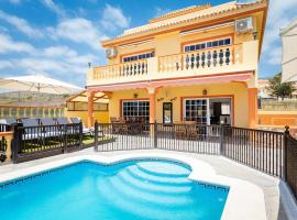 Luxury Villa LUNA with Private Pool，位于卡亚俄萨尔瓦赫的酒店