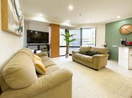 Two bedrooms Condo with Skytower View，位于奥克兰的酒店