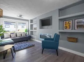 Free Parking - Central - Sleeps 8 - 3 Bedrooms