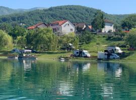 Kamp Markešić，位于Šćit的酒店