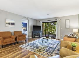 Antler Ridge Retreat - 2 BDR，位于布兰森的酒店