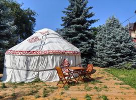 70 Years Old Yurt Experience Almaty，位于阿拉木图的酒店