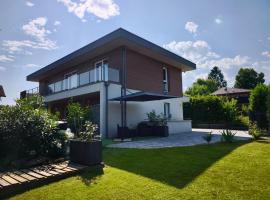 Elegant House near Château de Voltaire，位于普雷夫桑莫昂的酒店