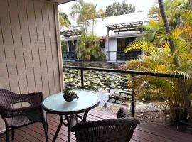 Nautical Stylish Ground Level 1 Bedroom Unit