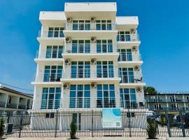 Milos Hotel，位于扎托卡的酒店