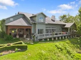 Montallori Stone Lodge