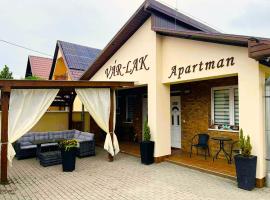 VÁR-LAK Apartman，位于小瓦尔道的酒店