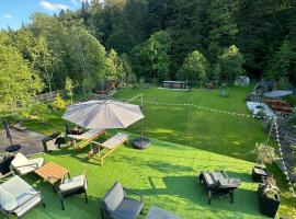 LaRotonde，位于普雷代亚尔的带泳池的酒店