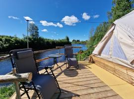 Sunset Glamping - luksustelttamajoitus PowerParkin lähellä，位于Voltti的酒店