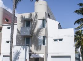 New ! Beachfront Villa - Golf, Pool & Ocean View，位于多拉多的酒店