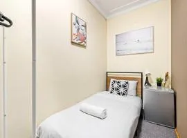 Well-Located Single Room in Auburn - Near Station and Shops - Shared Bathroom