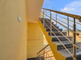 Hotel O SG TRINETRA RESIDENCY，位于Bālānagar的酒店