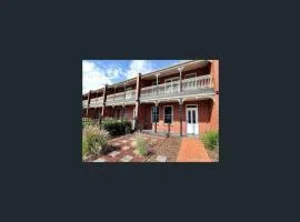 City Townhouse Escape 4