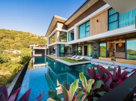 Jaw-dropping 6 bedroom with Breathtaking Views!，位于巴希利托的酒店
