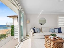 Beachfront Bliss Where Sea Breeze Meets Style，位于纳拉宾的酒店