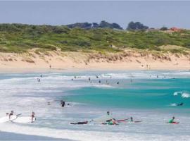 Pine Hill Tiny House by Tiny Away，位于Wangoom的小屋