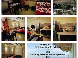 102 Plaza overlooking room，位于Cupang的酒店