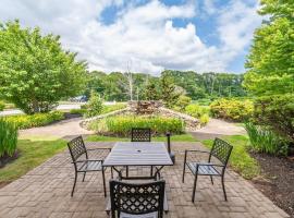 Bellissimo Hotel, Trademark by Wyndham Near Foxwoods Casino，位于北斯托宁顿的酒店