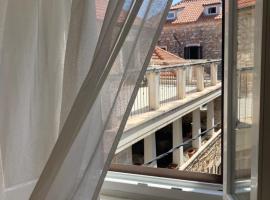 Apartment Estera，位于耶尔萨的酒店