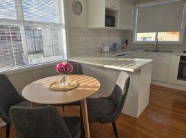 Cosy 3 Bedroom home in Auckland，位于奥克兰的酒店