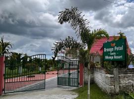 Orangepetal Exotic Bihanga Resort Dooars，位于Chālsa Mahābāri的酒店