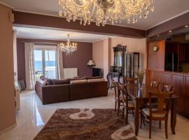 Elegant 3BR Seaside Home with Great View，位于米蒂利尼的别墅