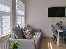 Courtyard Condo Summer Breeze