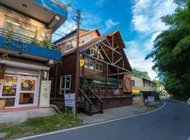 The Hosteller Kasar Devi，位于阿尔莫拉的酒店