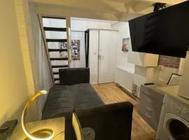 Duplex Studio 3 minute drive from Luton airport