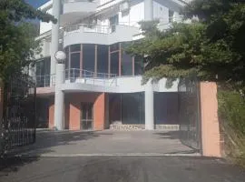 Hotel Moris