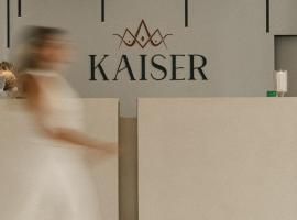 Kaiser Hotel，位于德尔米的酒店