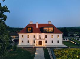 Heritage Hotel Kurija Mihalović，位于Feričanci的酒店