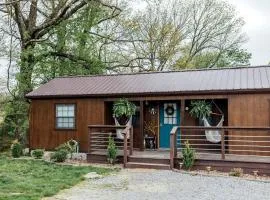 Amazing Cozy Cabin with Fireplace in Marion, Illinois