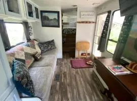 Texas Hill Country Glamping Caravan for a Nature Escape near Hamilton Creek
